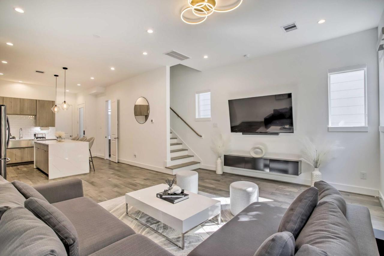 Newly-Built Luxury Galleria Area Townhome! Houston Eksteriør bilde