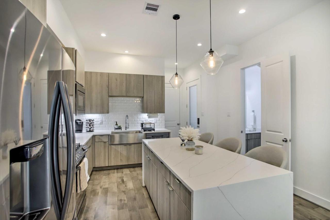 Newly-Built Luxury Galleria Area Townhome! Houston Eksteriør bilde