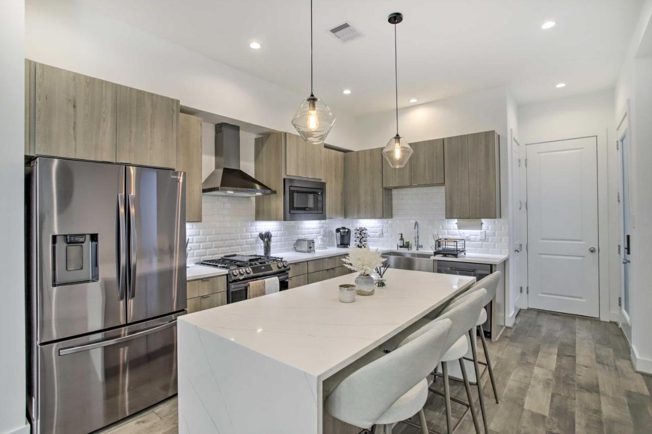 Newly-Built Luxury Galleria Area Townhome! Houston Eksteriør bilde
